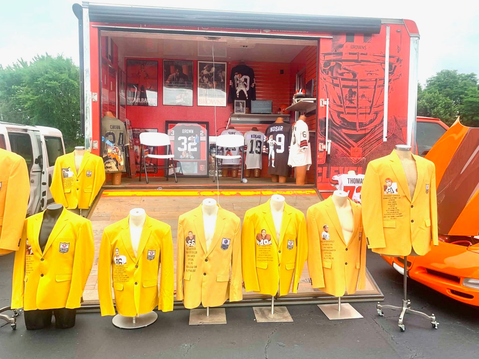 Hall of Fame gold jackets & the Browns history trailer